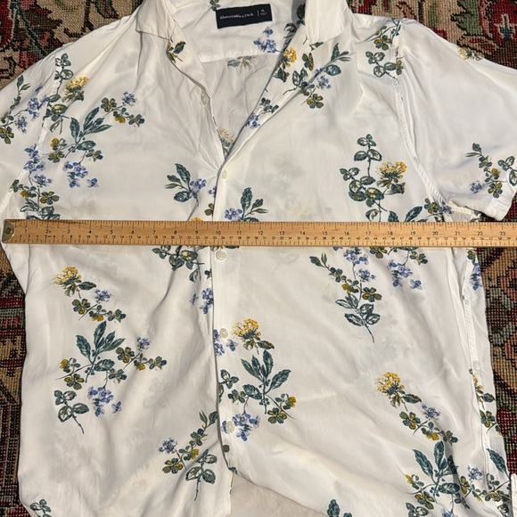 Abercrombie & Fitch Hawaiian Shirt - Picture 4 of 7